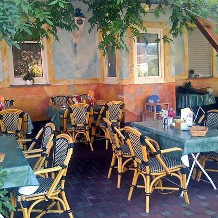 Hotel Altes Rathaus Am Elz Garten 3*