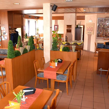 Altes Rathaus Am Elz Garten Hotel