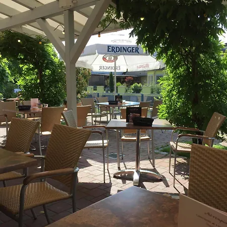 Hotel Altes Rathaus Am Elz Garten 3*