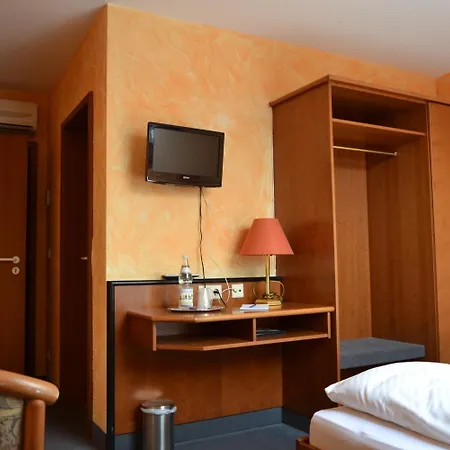 Altes Rathaus Am Elz Garten Hotel