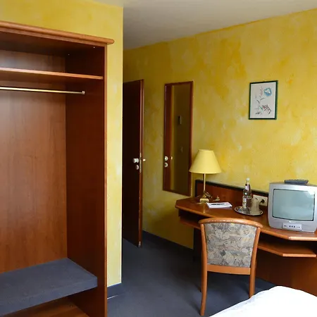 Hotel Altes Rathaus Am Elz Garten